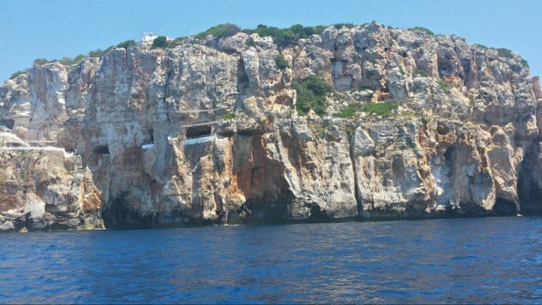 Cova D En Xoroi Desde El Barco En Menorca Menorca Nautic Blog