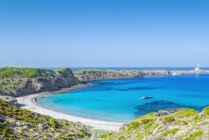 Cala Presili en la costa norte de Menorca