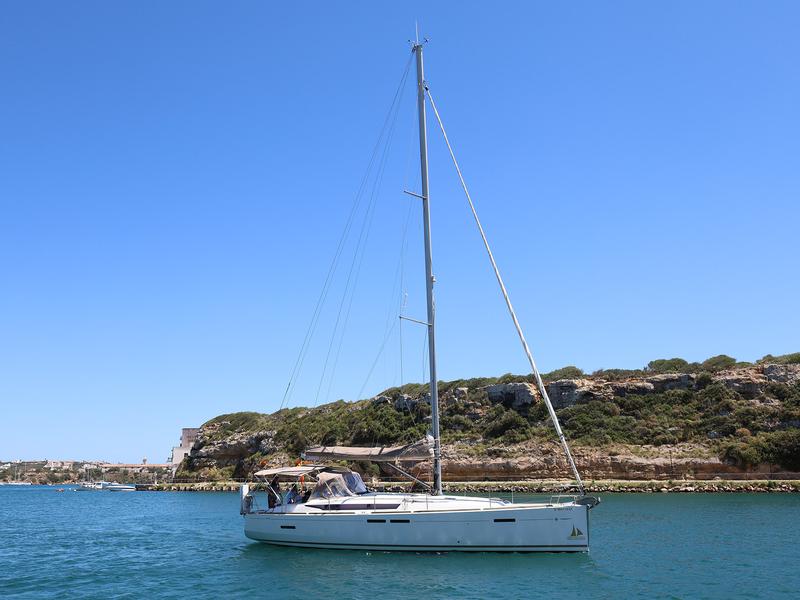 RENTAL-SUN-ODYSSEY-449